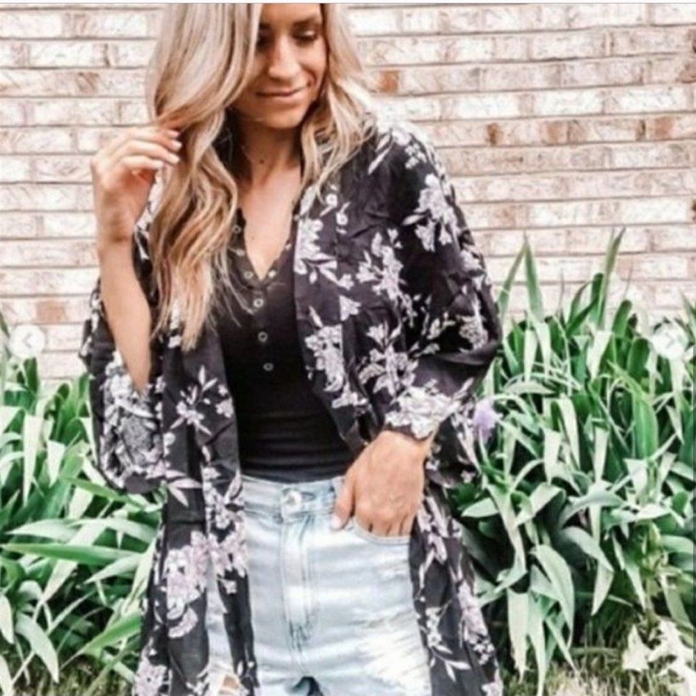 Spiritual Gangster Black Floral Kimono Tie Duster/Robe - Picture 10 of 10